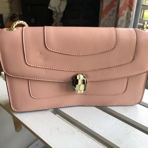 Women pink shoulder bag